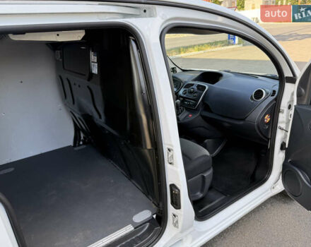 Белый Рено Кенгу, объемом двигателя 1.5 л и пробегом 134 тыс. км за 14299 $, фото 55 на Automoto.ua