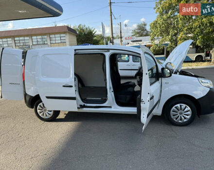 Белый Рено Кенгу, объемом двигателя 1.5 л и пробегом 134 тыс. км за 14299 $, фото 101 на Automoto.ua