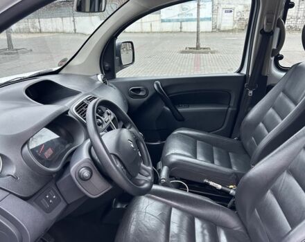 Белый Рено Кенгу, объемом двигателя 1.5 л и пробегом 312 тыс. км за 8600 $, фото 14 на Automoto.ua