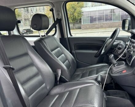 Белый Рено Кенгу, объемом двигателя 1.5 л и пробегом 312 тыс. км за 8600 $, фото 8 на Automoto.ua