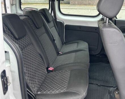 Белый Рено Кенгу, объемом двигателя 1.5 л и пробегом 312 тыс. км за 8600 $, фото 10 на Automoto.ua