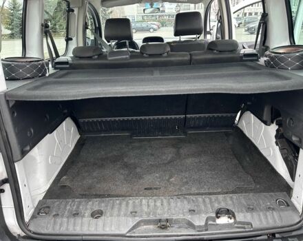 Белый Рено Кенгу, объемом двигателя 1.5 л и пробегом 312 тыс. км за 8600 $, фото 7 на Automoto.ua