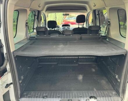 Белый Рено Кенгу, объемом двигателя 0 л и пробегом 220 тыс. км за 10800 $, фото 6 на Automoto.ua