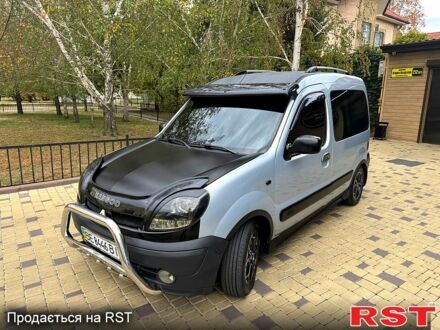 Білий Рено Кєнгу, об'ємом двигуна 1.5 л та пробігом 400 тис. км за 4999 $, фото 1 на Automoto.ua