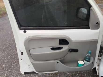 Белый Рено Кенгу, объемом двигателя 0 л и пробегом 340 тыс. км за 2000 $, фото 1 на Automoto.ua