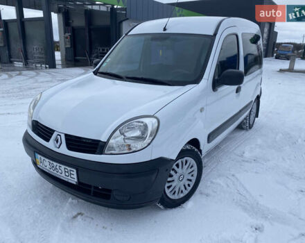 Белый Рено Кенгу, объемом двигателя 1.5 л и пробегом 300 тыс. км за 4800 $, фото 1 на Automoto.ua