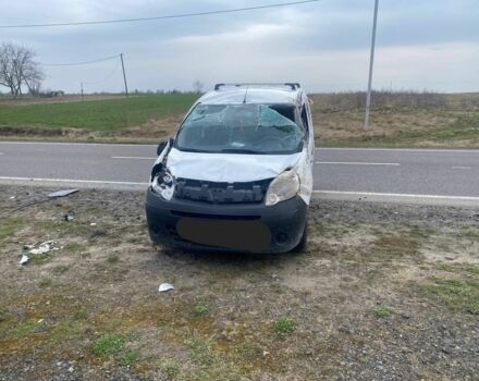Білий Рено Кєнгу, об'ємом двигуна 0 л та пробігом 200 тис. км за 2200 $, фото 1 на Automoto.ua
