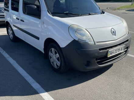Рено Кенгу 2008 в Киеве на Automoto.ua Белый Рено Кенгу, объемом двигателя 1.5 л и пробегом 280 тыс. км за 5400 $, фото 1 на Automoto.ua