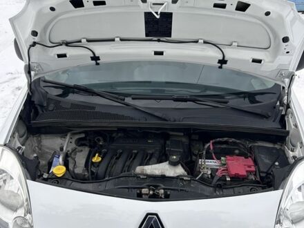 Белый Рено Кенгу, объемом двигателя 1.6 л и пробегом 243 тыс. км за 6700 $, фото 1 на Automoto.ua