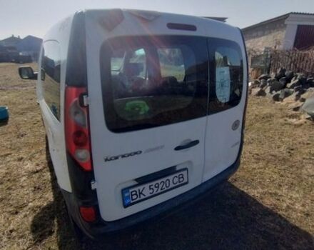 Белый Рено Кенгу, объемом двигателя 1.46 л и пробегом 267 тыс. км за 6200 $, фото 1 на Automoto.ua