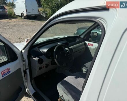 Белый Рено Кенгу, объемом двигателя 1.46 л и пробегом 395 тыс. км за 3500 $, фото 1 на Automoto.ua