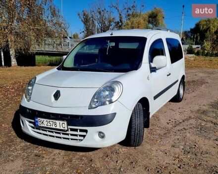 Белый Рено Кенгу, объемом двигателя 1.5 л и пробегом 281 тыс. км за 6300 $, фото 1 на Automoto.ua