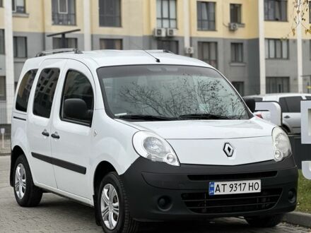 Белый Рено Кенгу, объемом двигателя 1.6 л и пробегом 185 тыс. км за 5500 $, фото 1 на Automoto.ua