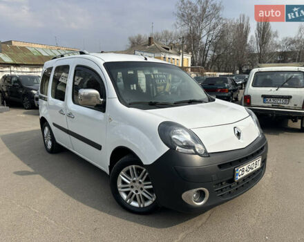 Белый Рено Кенгу, объемом двигателя 1.46 л и пробегом 200 тыс. км за 6999 $, фото 1 на Automoto.ua