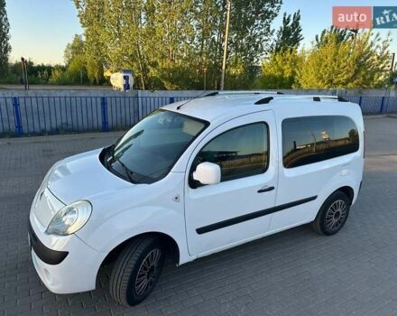 Белый Рено Кенгу, объемом двигателя 1.46 л и пробегом 206 тыс. км за 6599 $, фото 1 на Automoto.ua