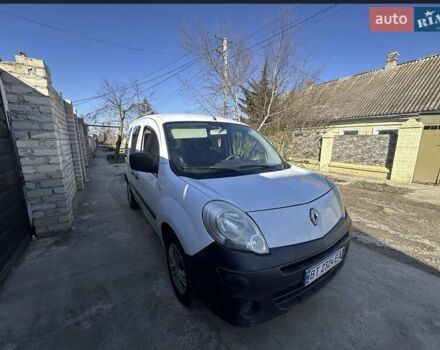 Рено Кєнгу 2011 у Херсоні на Automoto.ua Білий Рено Кєнгу, об'ємом двигуна 1.46 л та пробігом 298 тис. км за 6500 $, фото 1 на Automoto.ua