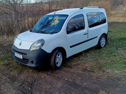 Рено Кенгу 2011 в Чугуеве на Automoto.ua Белый Рено Кенгу, объемом двигателя 1.6 л и пробегом 310 тыс. км за 6200 $, фото 1 на Automoto.ua