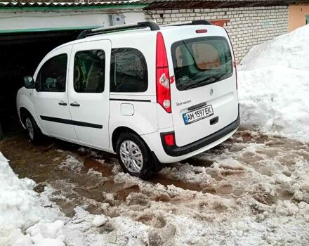 Білий Рено Кєнгу, об'ємом двигуна 1.5 л та пробігом 23500 тис. км за 8300 $, фото 1 на Automoto.ua