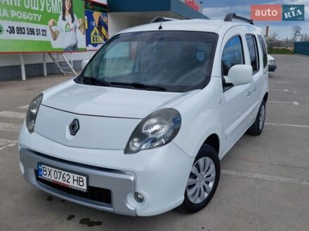 Белый Рено Кенгу, объемом двигателя 1.6 л и пробегом 230 тыс. км за 7600 $, фото 1 на Automoto.ua