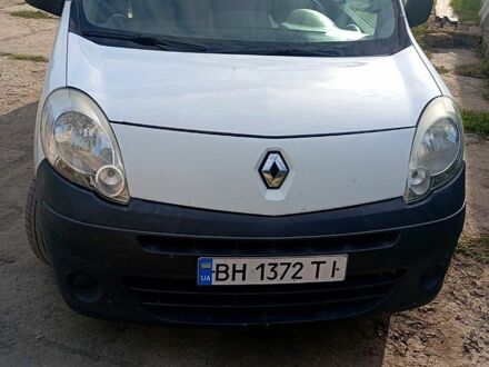 Рено Кєнгу 2011 у Очакове на Automoto.ua Білий Рено Кєнгу, об'ємом двигуна 1.5 л та пробігом 300 тис. км за 6400 $, фото 1 на Automoto.ua