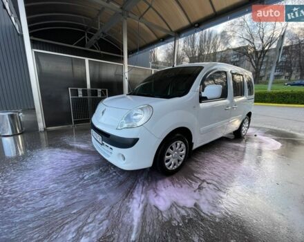 Білий Рено Кєнгу, об'ємом двигуна 1.6 л та пробігом 169 тис. км за 7800 $, фото 1 на Automoto.ua