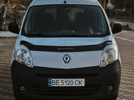 Белый Рено Кенгу, объемом двигателя 1.46 л и пробегом 343 тыс. км за 5900 $, фото 1 на Automoto.ua