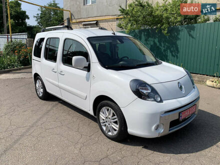 Белый Рено Кенгу, объемом двигателя 1.5 л и пробегом 255 тыс. км за 9200 $, фото 1 на Automoto.ua