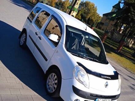 Рено Кенгу 2012 в Новояворовск на Automoto.ua Белый Рено Кенгу, объемом двигателя 1.46 л и пробегом 279 тыс. км за 7500 $, фото 1 на Automoto.ua