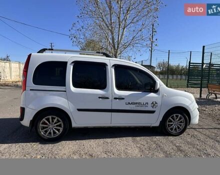 Белый Рено Кенгу, объемом двигателя 1.46 л и пробегом 243 тыс. км за 8600 $, фото 1 на Automoto.ua