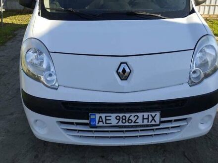 Рено Кєнгу 2013 у Дніпро (Дніпропетровську) на Automoto.ua Білий Рено Кєнгу, об'ємом двигуна 1.5 л та пробігом 220 тис. км за 7000 $, фото 1 на Automoto.ua