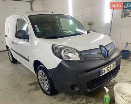 Білий Рено Кєнгу, об'ємом двигуна 0 л та пробігом 39 тис. км за 6100 $, фото 1 на Automoto.ua