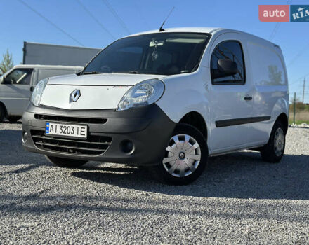 Белый Рено Кенгу, объемом двигателя 1.46 л и пробегом 270 тыс. км за 6950 $, фото 1 на Automoto.ua