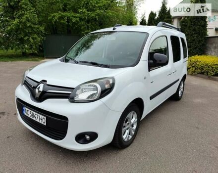 Белый Рено Кенгу, объемом двигателя 1.46 л и пробегом 261 тыс. км за 10800 $, фото 1 на Automoto.ua