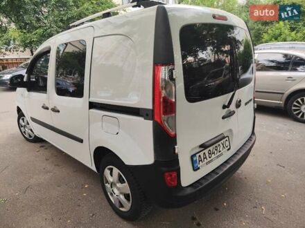 Рено Кенгу 2015 в Киеве на Automoto.ua Белый Рено Кенгу, объемом двигателя 1.5 л и пробегом 270 тыс. км за 6700 $, фото 1 на Automoto.ua