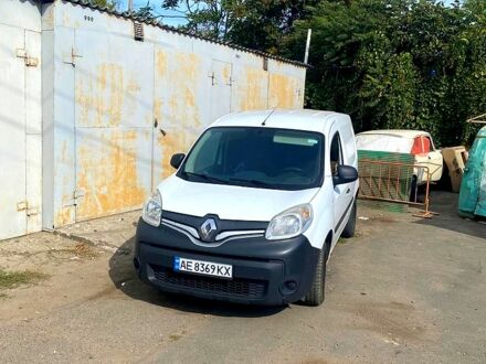 Рено Кенгу 2015 в Одессе на Automoto.ua Белый Рено Кенгу, объемом двигателя 1.5 л и пробегом 357 тыс. км за 5900 $, фото 1 на Automoto.ua