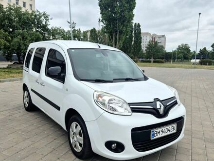 Белый Рено Кенгу, объемом двигателя 1.6 л и пробегом 217 тыс. км за 10900 $, фото 1 на Automoto.ua