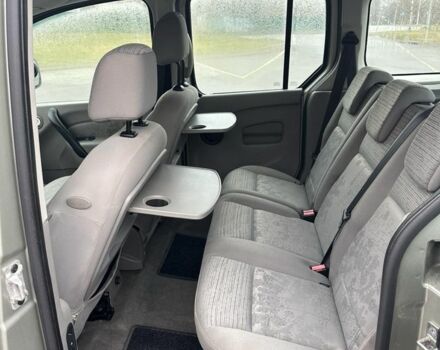 Бежевый Рено Кенгу, объемом двигателя 1.6 л и пробегом 187 тыс. км за 7450 $, фото 7 на Automoto.ua