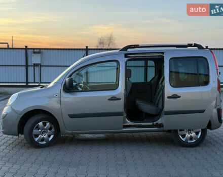 Бежевый Рено Кенгу, объемом двигателя 1.5 л и пробегом 253 тыс. км за 7800 $, фото 26 на Automoto.ua