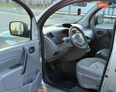 Бежевый Рено Кенгу, объемом двигателя 1.5 л и пробегом 253 тыс. км за 7800 $, фото 32 на Automoto.ua