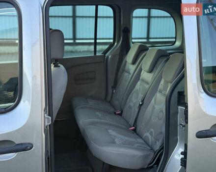 Бежевый Рено Кенгу, объемом двигателя 1.5 л и пробегом 253 тыс. км за 7800 $, фото 28 на Automoto.ua