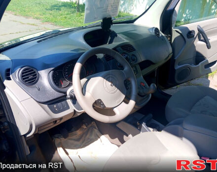 Черный Рено Кенгу, объемом двигателя 1.6 л и пробегом 179 тыс. км за 7700 $, фото 6 на Automoto.ua