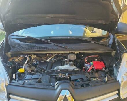 Черный Рено Кенгу, объемом двигателя 0 л и пробегом 187 тыс. км за 10900 $, фото 36 на Automoto.ua