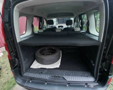 Черный Рено Кенгу, объемом двигателя 1.6 л и пробегом 211 тыс. км за 8600 $, фото 7 на Automoto.ua