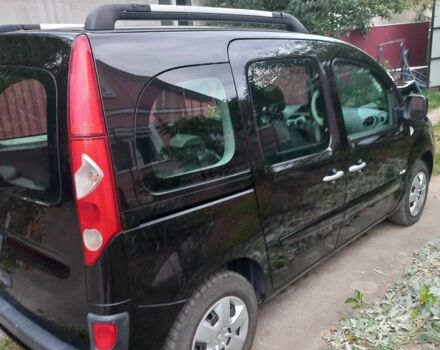 Черный Рено Кенгу, объемом двигателя 1.6 л и пробегом 211 тыс. км за 8600 $, фото 1 на Automoto.ua