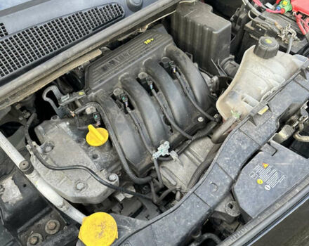 Черный Рено Кенгу, объемом двигателя 1.6 л и пробегом 190 тыс. км за 7199 $, фото 28 на Automoto.ua