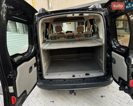 Черный Рено Кенгу, объемом двигателя 1.6 л и пробегом 190 тыс. км за 7150 $, фото 51 на Automoto.ua