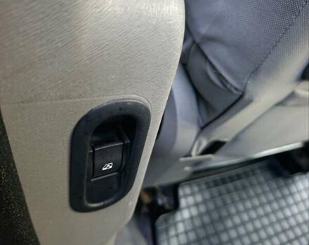 Чорний Рено Кєнгу, об'ємом двигуна 1.6 л та пробігом 245 тис. км за 7500 $, фото 24 на Automoto.ua