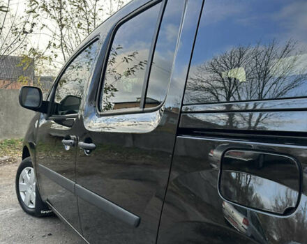 Черный Рено Кенгу, объемом двигателя 1.6 л и пробегом 190 тыс. км за 7199 $, фото 39 на Automoto.ua