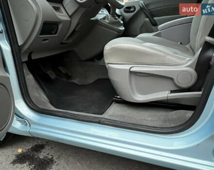 Черный Рено Кенгу, объемом двигателя 1.5 л и пробегом 170 тыс. км за 6700 $, фото 35 на Automoto.ua