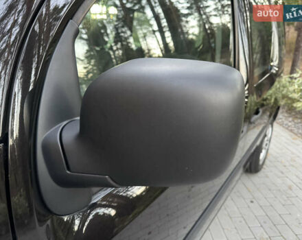 Черный Рено Кенгу, объемом двигателя 1.6 л и пробегом 190 тыс. км за 7150 $, фото 25 на Automoto.ua